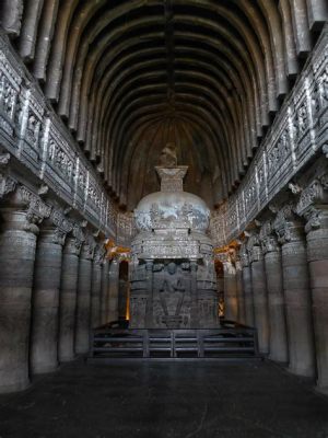  Ajanta-grottorna: en buddhistisk konstnärlig oas som blomstrar under Satavahanakungadömet